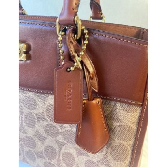 Coach hand bag for women - Picture 6 of 9